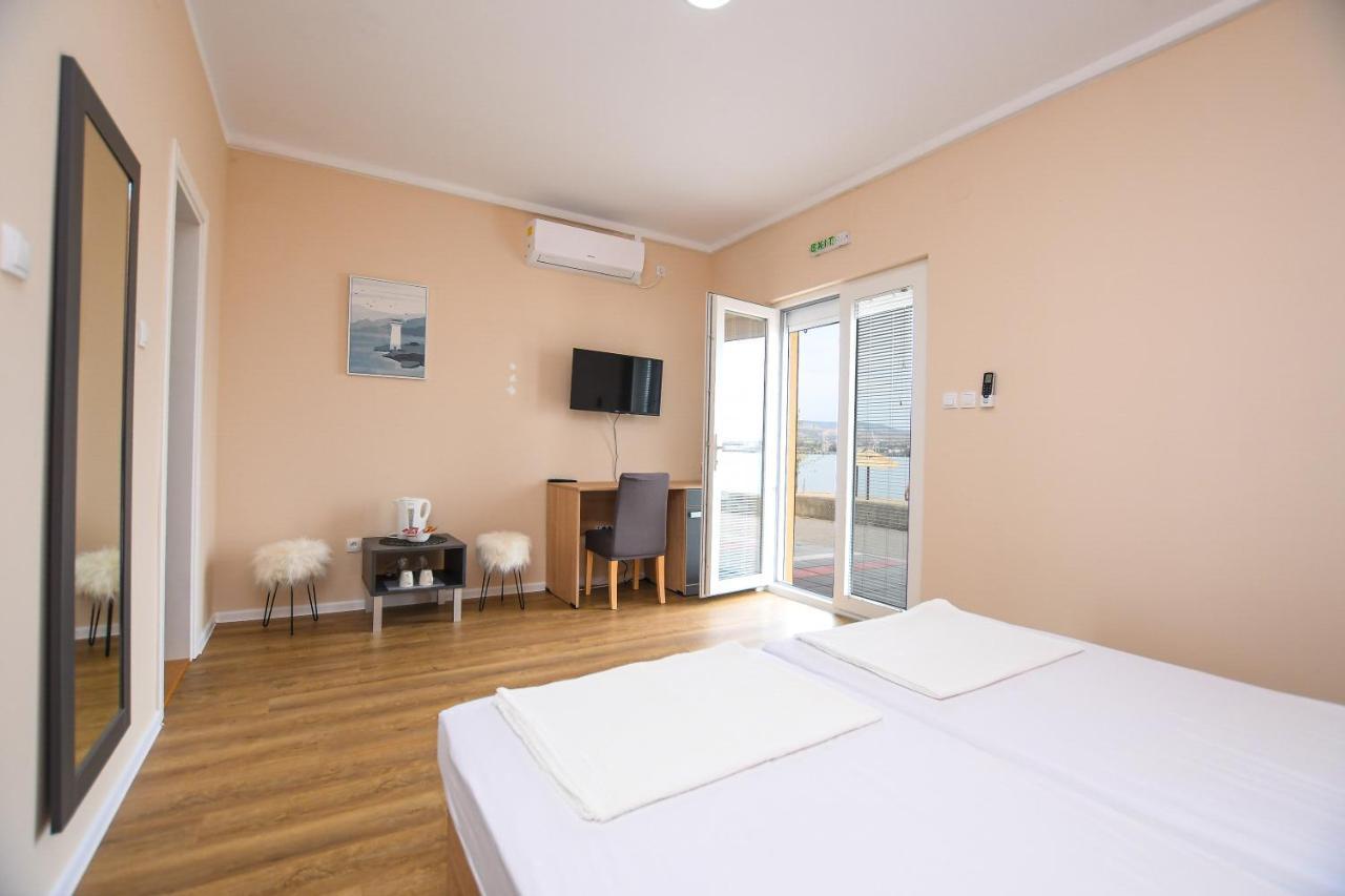 Danubiana Apartments 5 كلادوفو المظهر الخارجي الصورة